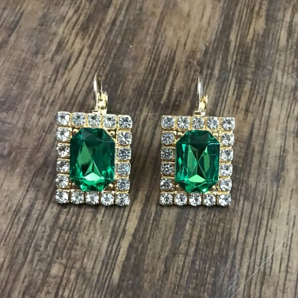 Beautiful Green Jewelry Fashion Set - Picture 4 of 4